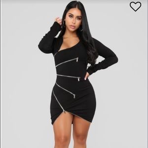 Zip her up dress small